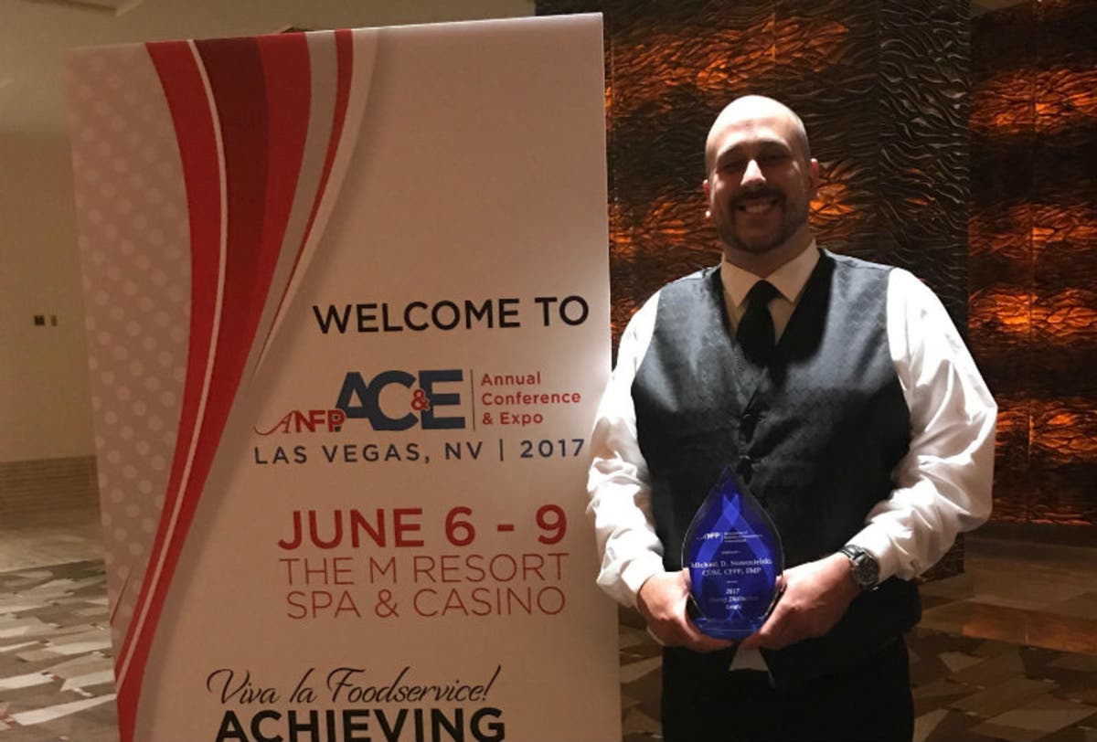 ChartwellsK12's tweet card. Chef Michael Nowosielski, director of dining services for Strongsville Schools, won the 2017 Dining Distinction Award.