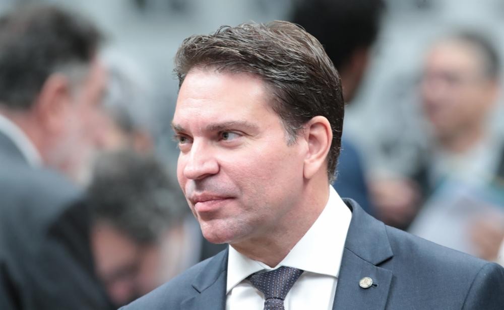 laurojardim's tweet card. Deputada aciona TCU para suspender subsídios a Ramagem e apurar dano ao erário