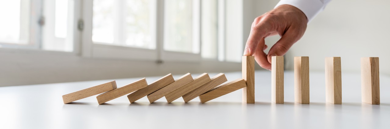 react_training's tweet card. Crisismanagement in onvoorspelbare tijden: hoe pak je dat aan als leidinggevende? In een crisis zoals de corona pandemie komt er als leidinggevende veel op je af. Dat je tijdens een crisisperiode een...