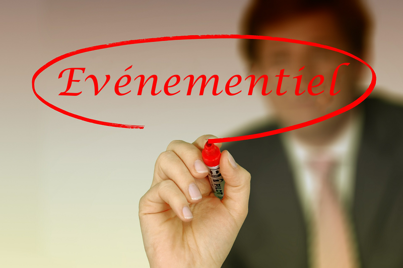 david_oof's tweet card. Des personnes intéressées?