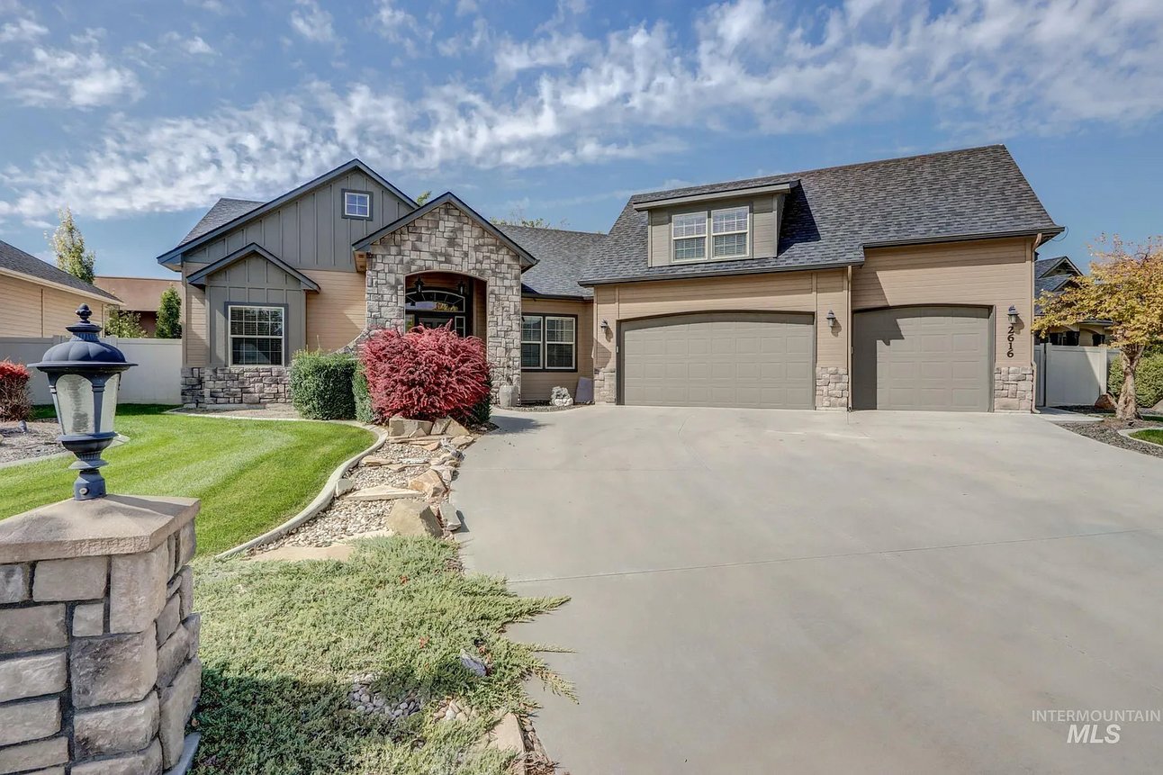 AssumableEdge's tweet card. Top homes on the market with low interest assumable loans | September 29, 2023