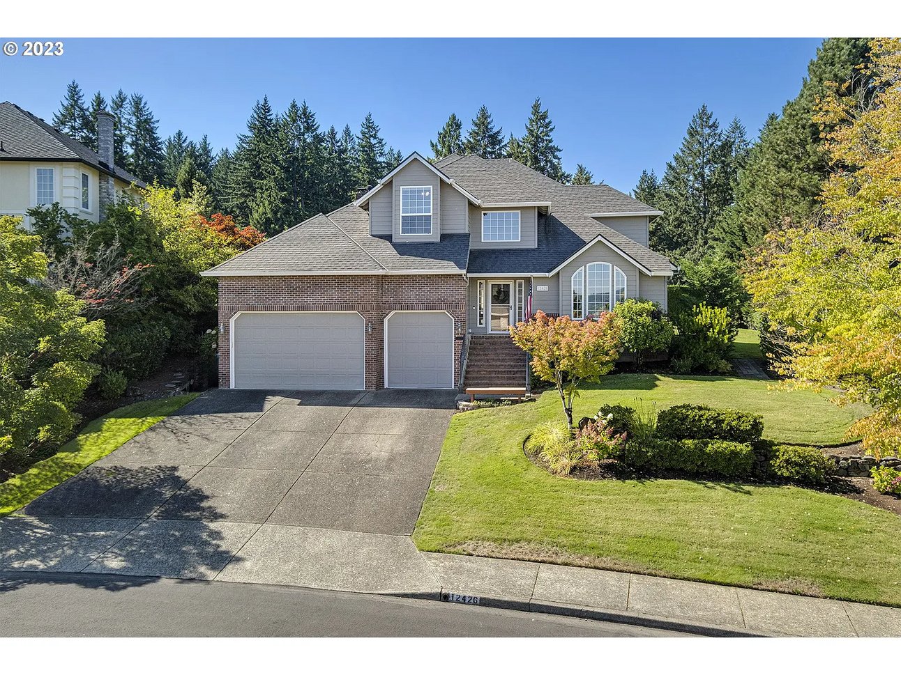 AssumableEdge's tweet card. Top homes on the market with low interest assumable loans | October 3, 2023