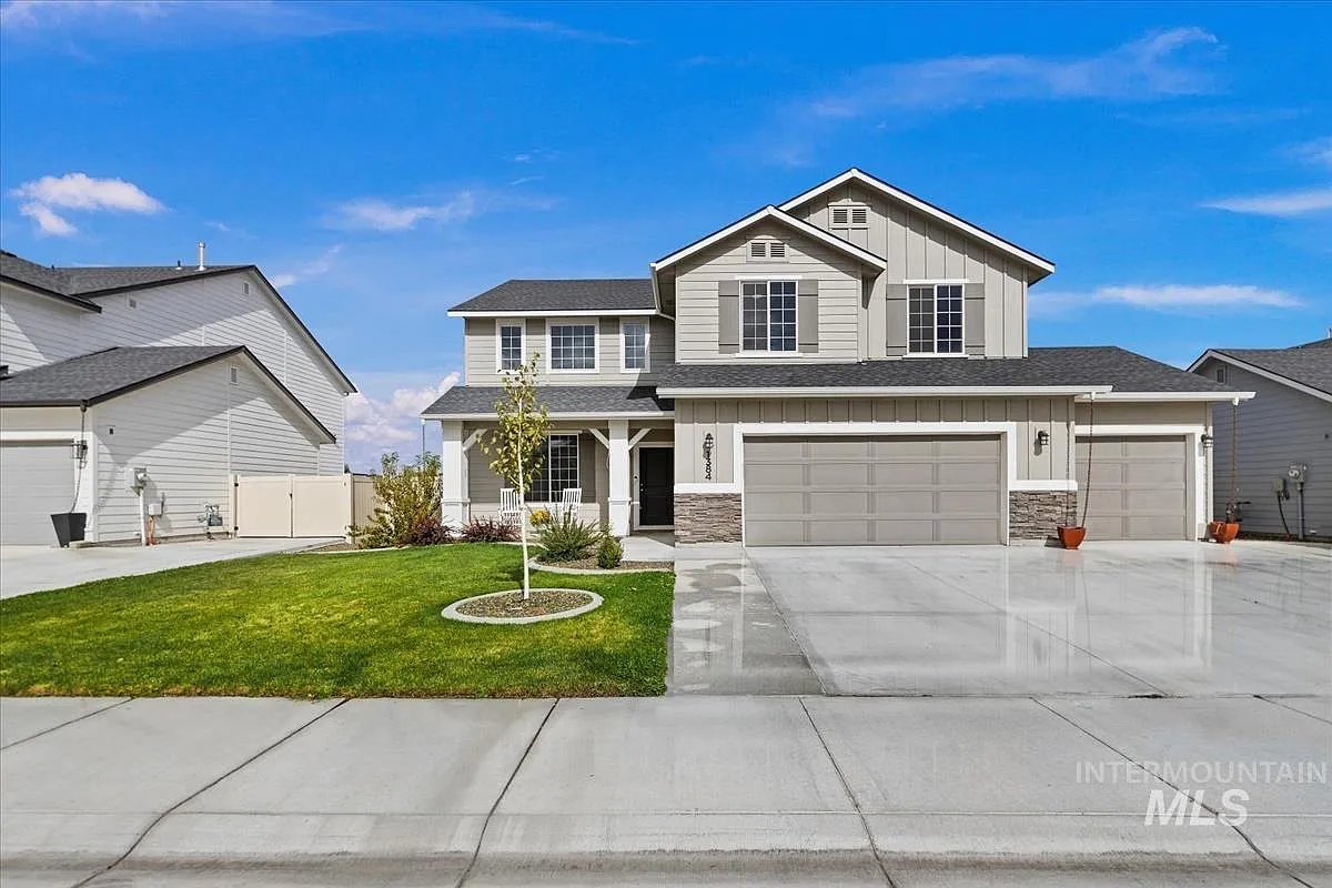 AssumableEdge's tweet card. Top homes on the market with low interest assumable loans | October 9, 2023