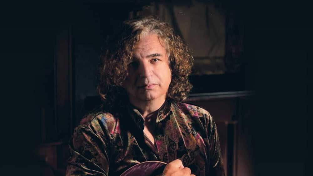 DGMHQ's tweet card. King Crimson guitarist and singer Jakko Jakszyk picks his 10 favourite tracks by his favourite band