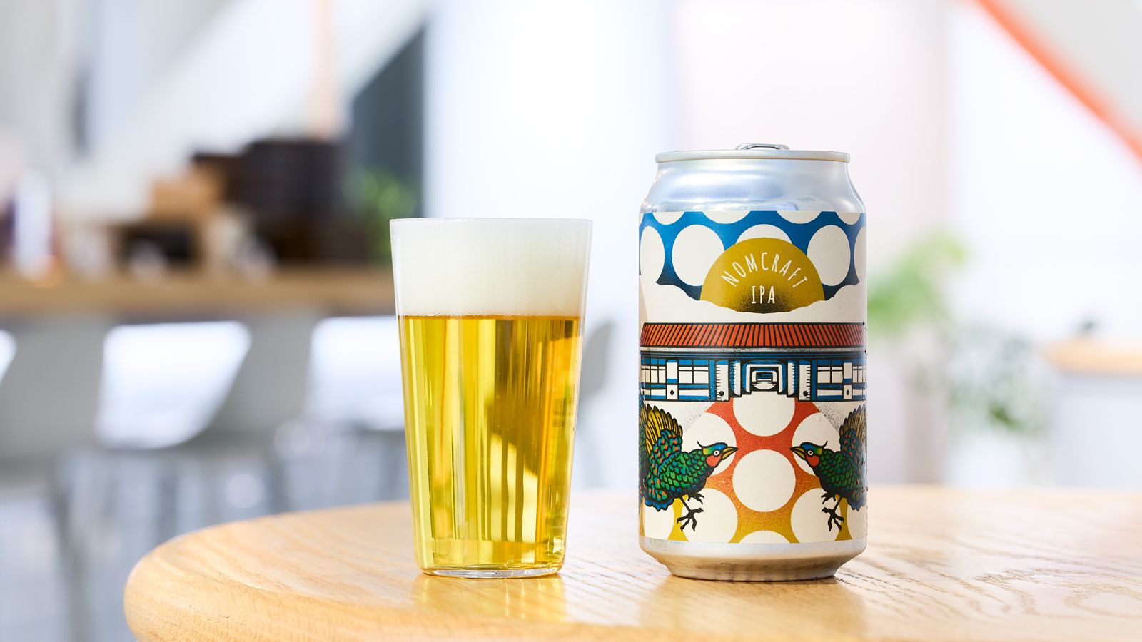 Aerastylemag's tweet card. NOMCRAFTの定番アイテムであるNOMCRAFT IPA。苦みがしっかりありつつも、シトラスのアロマがふわっと広がり、とにかくバランスの取れたIPAで、いくらでも飲めてしまう魔法のビール。この厚みのある苦みが恋しくて、何度リピートしたことか。…