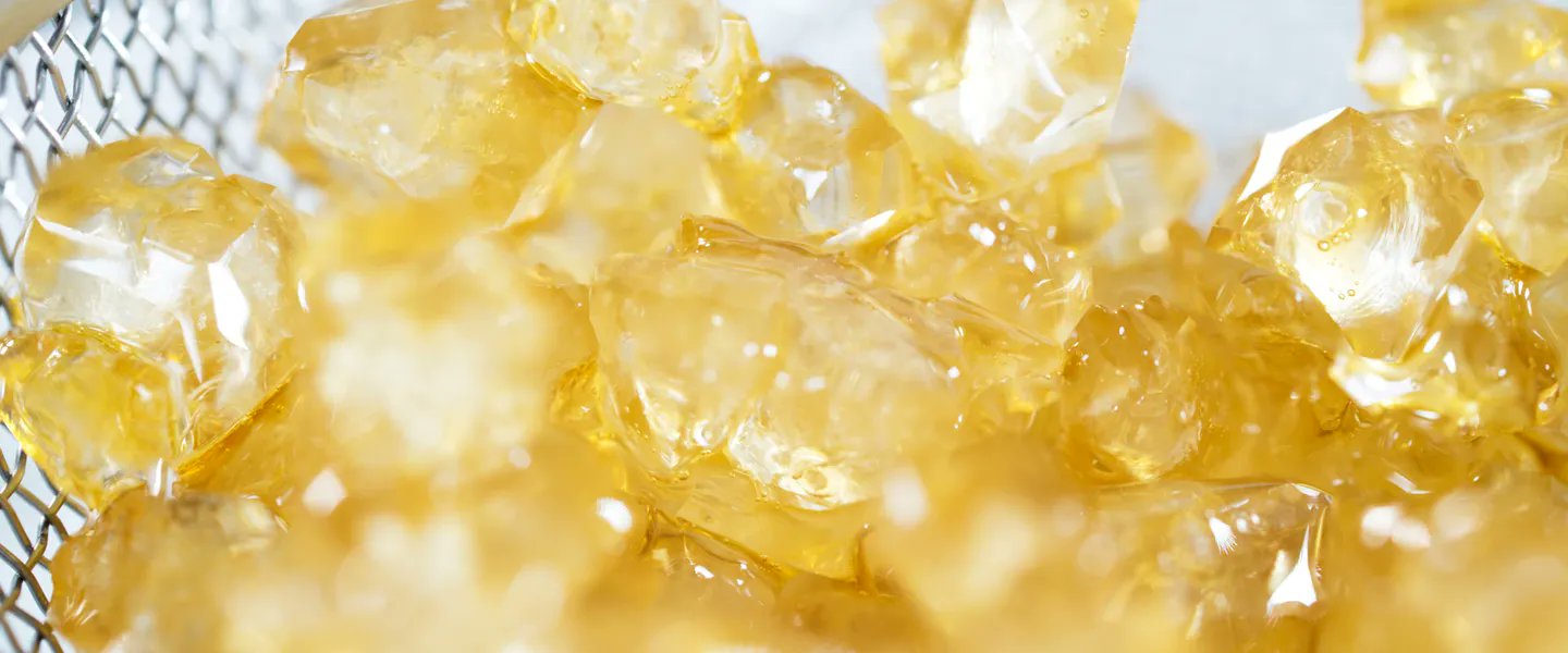 xylemrobotics's tweet card. Identify the distinctions between live resin vs rosin vs distillate and how they impact sourcing supply chain, manufacturing and sales