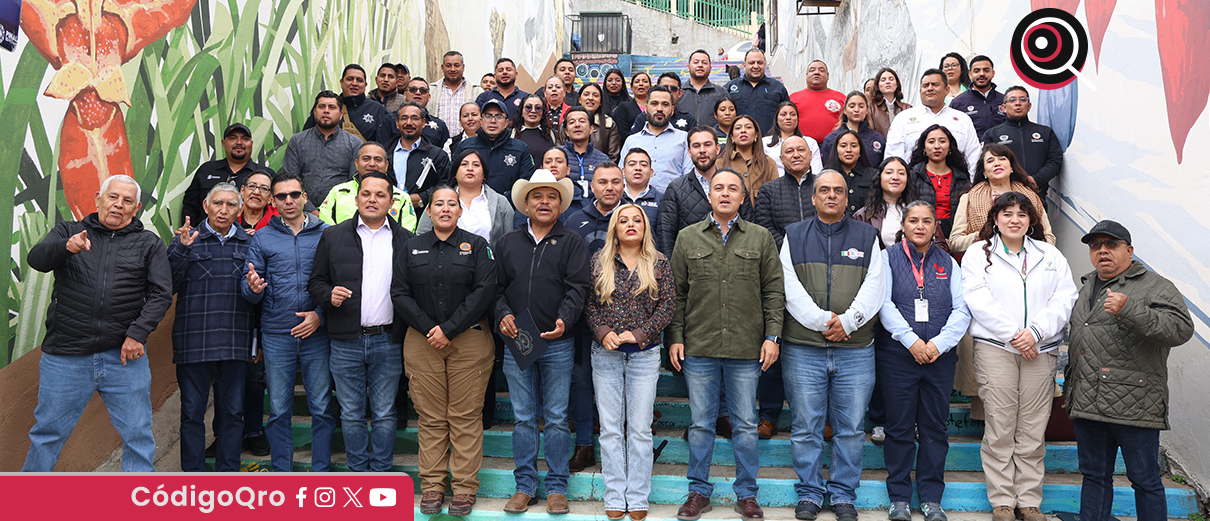 CodigoQro's tweet card. Alistan los detalles para acompañar a los más de 800 vehículos que se han registrado para participar en la Caravana Migrante desde Laredo, Texas