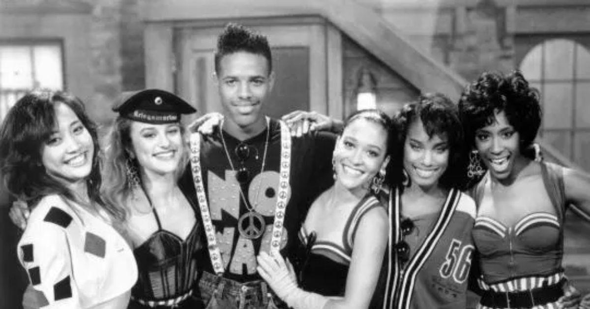 Distractify's tweet card. 'Dancing With the Stars' judge Carrie Ann Inaba was one of the original Fly Girls, but some people didn't know what a Fly Girl was.