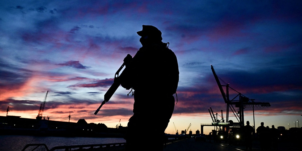 f_philippot's tweet card. A classified blueprint shows why weapons or troop numbers alone may not decide the outcome of a broader conflict between Moscow and the West.