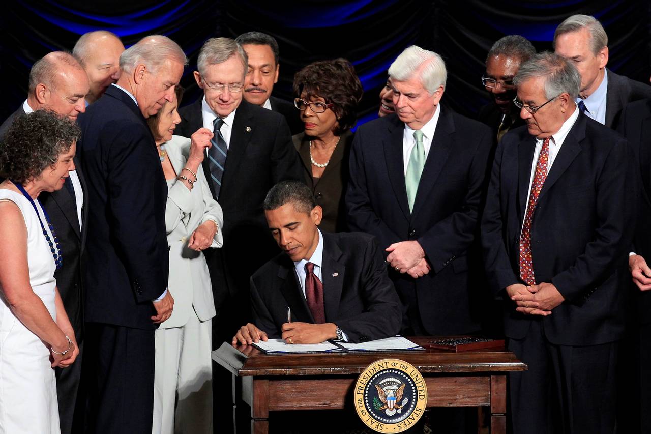 WSJFinReg's tweet card. U.S. regulators have told foreign-owned banks that they won’t enforce rules barring them from holding certain types of investments for the next year during a review of the regulation dubbed the...