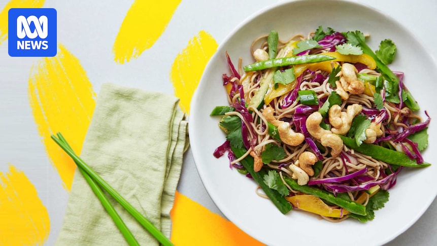 FLFoodAsMed's tweet card. Making dinner is one thing, finding ways to keep it healthy is another. Nutritionist Heidi Sze makes it easy.