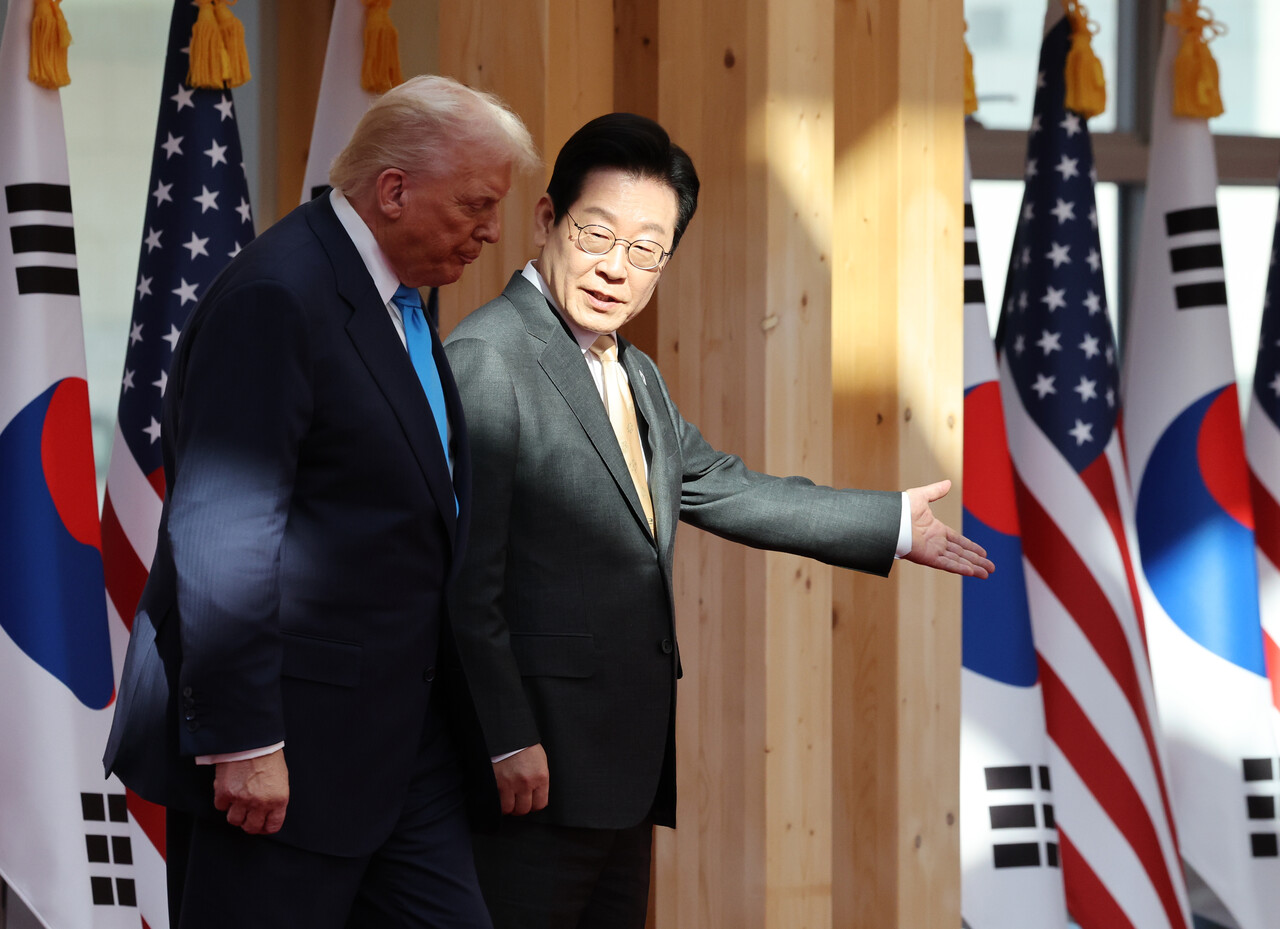 sisain_editor's tweet card. 트럼프 미국 대통령의 정상회담 구애에도 김정은 북한 국무위원장이 응하지 않았다. 이제 한반도 상황은 과거와 다르게 전개되고 있다. 북한은 어떤 판을 짜고 있을까?