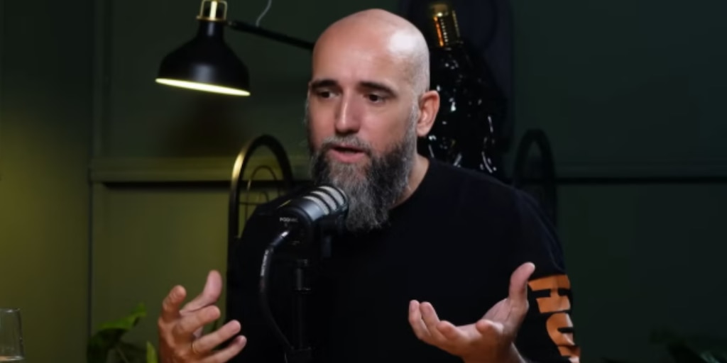 learnhackai's tweet card. La velocidad de adopción tecnológica marcará la diferencia entre conservar un empleo o quedar fuera de las oportunidades