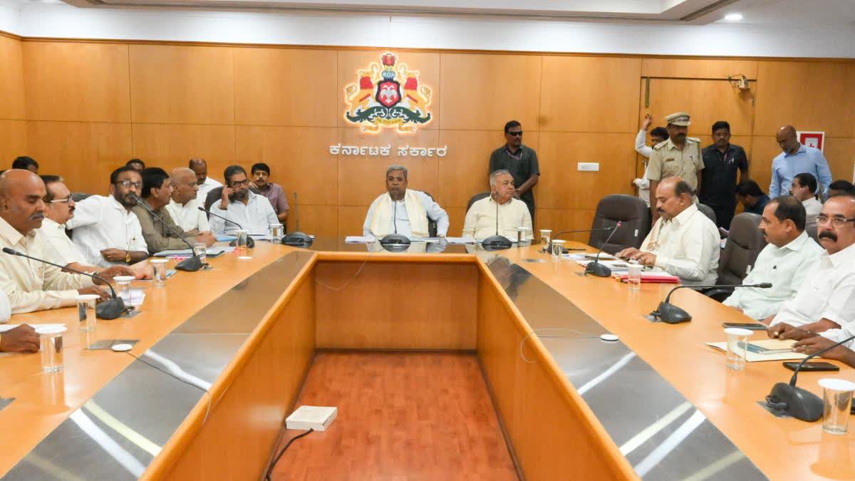 ETVBharatKA's tweet card. 14 ತಿಂಗಳ ಬಾಕಿ ವೇತನ ಪಾವತಿ ಜೊತೆಗೆ ಶೇ.17ರಷ್ಟು ವೇತನ ಪರಿಷ್ಕರಣೆಗೆ ಸರ್ಕಾರ ಒಪ್ಪಿದೆ ಎಂದು ಜಂಟಿ ಕ್ರಿಯಾ ಸಮಿತಿ ಮುಖಂಡರಾದ ಅನಂತ ಸುಬ್ಬರಾವ್ ತಿಳಿಸಿದ್ದಾರೆ.