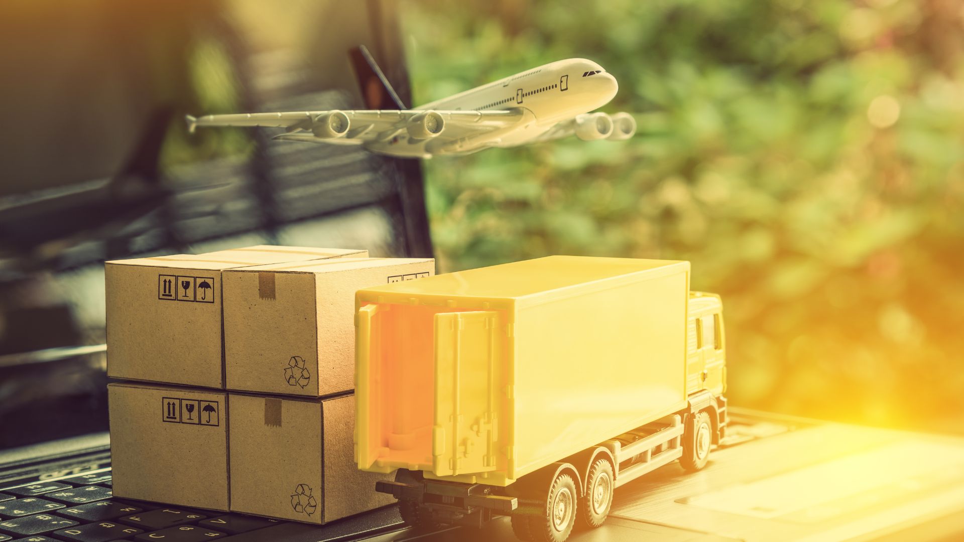 NotiAgexport's tweet card. Compras online | En Chile, desde el 25 de octubre de 2025, todas las compras realizadas en plataformas extranjeras por montos de hasta 500