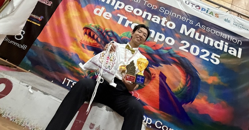 Hiroshima_Univ's tweet card. 文学部の永野壱さんがSpintop(コマ)の世界大会World Spintop Contest「アーティスティック部門」で1位を獲得しました