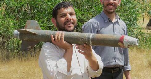 Tweet card summary image