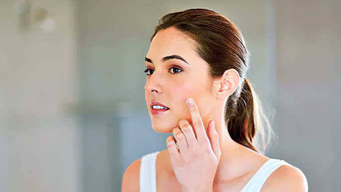 VasundharaVK's tweet card. మొటిమలు టీనేజర్లకు పెద్ద సమస్య. కానీ కొన్నిసార్లు 30 దాటాకా కూడా కొందరిలో కనిపిస్తుంటాయి. ఎందుకిలా అంటే...