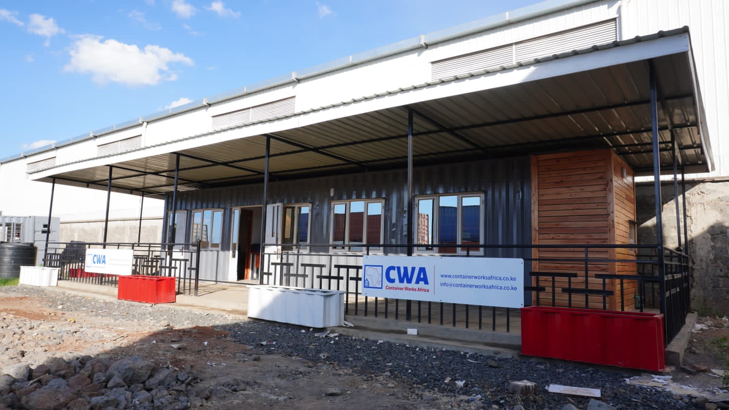 ContainerworksA's tweet card. Containers in Kenya to suit your requirements. Are you looking to buy shipping containers in Kenya or expert Container fabrication Services in Kenya?