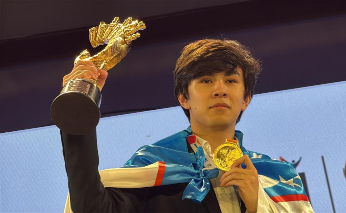 Sports_NDTV's tweet card. Uzbekistan's teenage sensation Javokhir Sindarov carved his name into chess history, becoming the youngest player ever to win the Chess World Cup.
