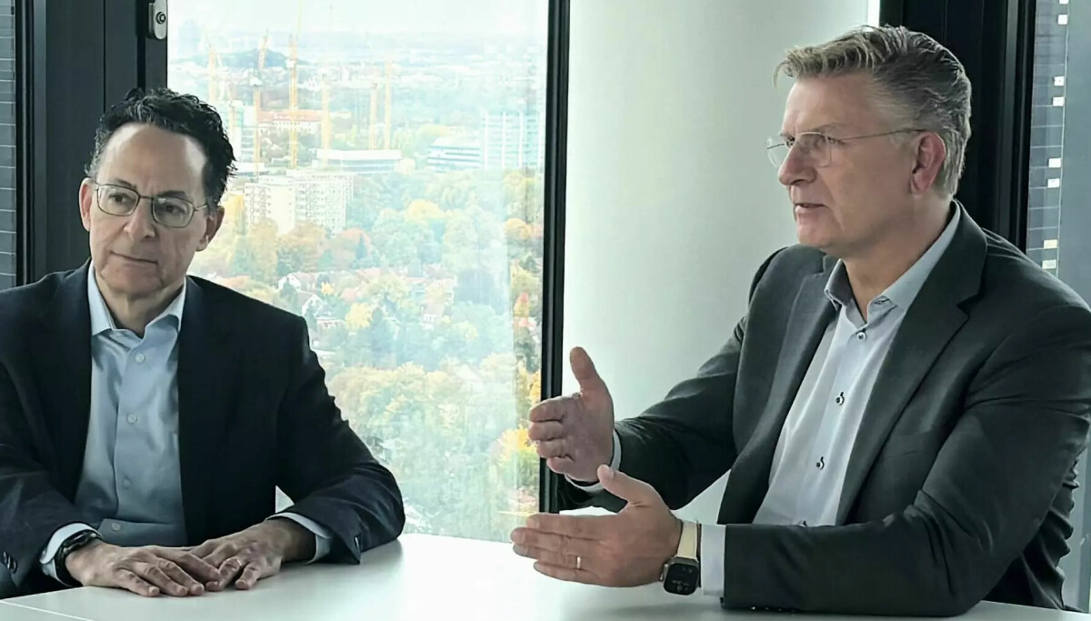 scullyred55's tweet card. In this interview, Richard Rovner and Udo Gohier explain how MathWorks supports automakers and suppliers in successfully navigating the cultural and technological transformation toward the Software...