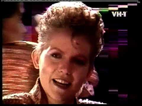 WoodyHoll's tweet card. Paso Doble - Computerliebe (VH1) Videoclip 1985