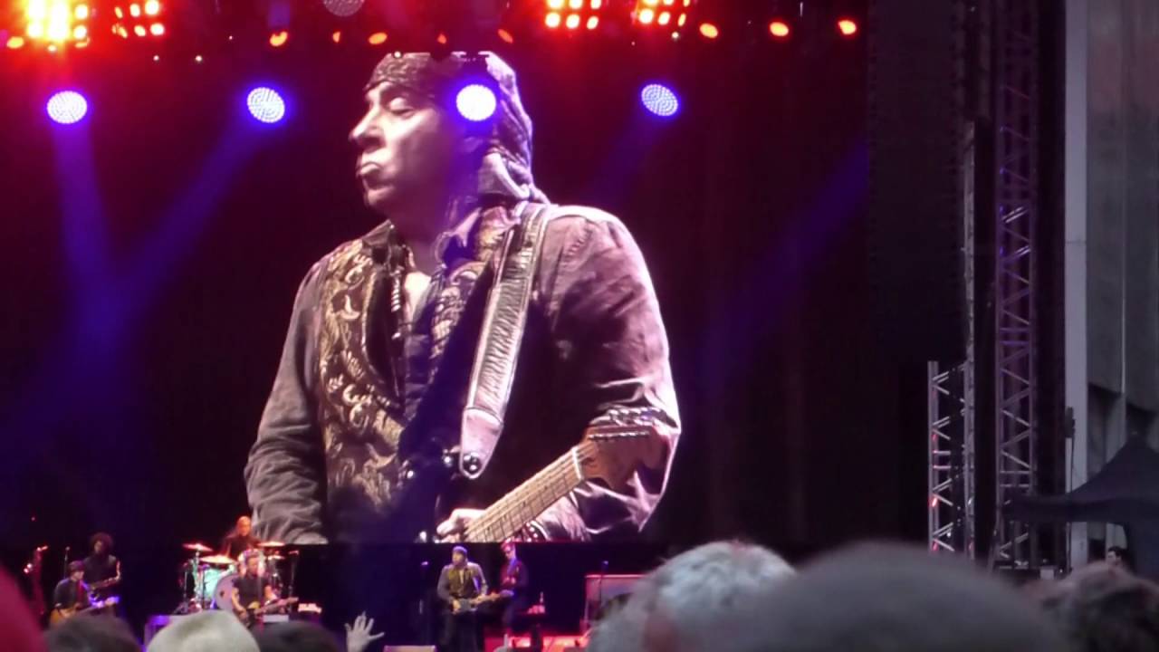 ProveIt78's tweet card. Jungleland, , Bruce Springsteen live @ Wembley 05.06.2106