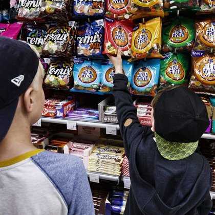 Tweet card summary image