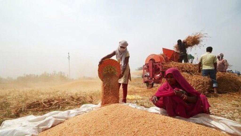 garg_pawankumar's tweet card. नीति आयोग की सिफारिश से अमेरिकी कृषि उत्पादों के आयात को बढ़ावा मिलेगा, लेकिन किसान संगठनों ने इस पर ऐतराज जताया है। जानें पूरी कहानी।