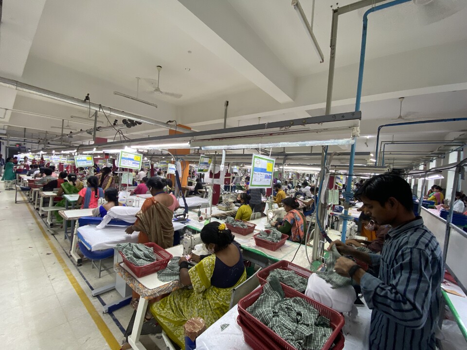 sajithpai's tweet card. In February, this year, Mohd Samim Akhtar, a 23-yr old tailor from South24 Parganas, West Bengal, took a bus to Howrah Station. From there he boarded a train that would take him on a 36-hour journey,...