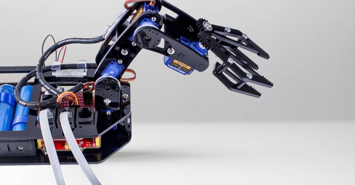 balajis's tweet card. Looking for a robot arm you can control from your computer? These robotic arm kits are great for all and cost under $100!