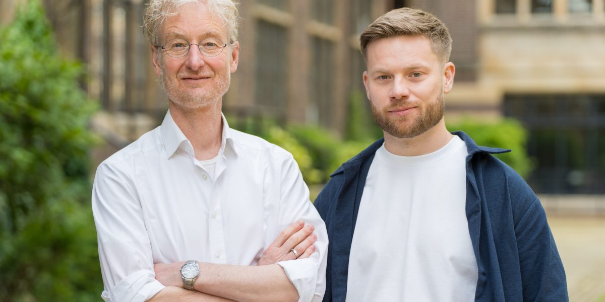 wellingmax's tweet card. The company is building AI models to help find new materials that can help combat climate change.