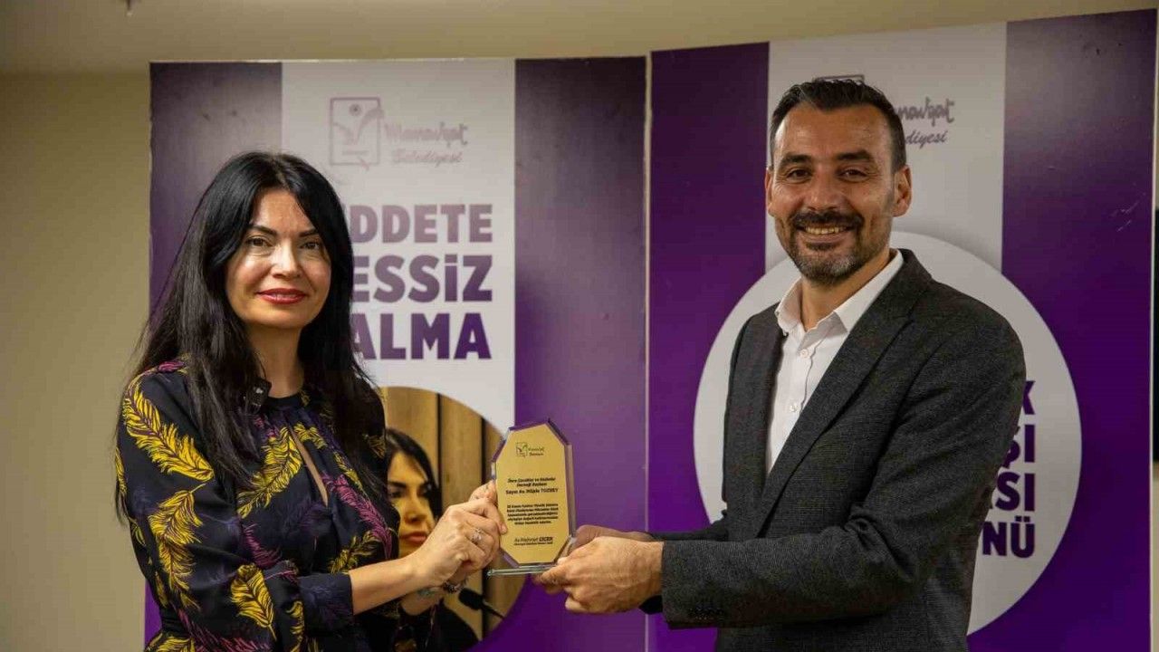 yesilafsingzt's tweet card. Manavgat Belediyesi, 25 Kasım Kadına Yönelik Şiddete Karşı Uluslararası Mücadele Günü kapsamında düzenlediği farkındalık programı çerçevesinde, Önce Çocuklar ve Kadınlar Derneği Başkanı Avukat Müjde...