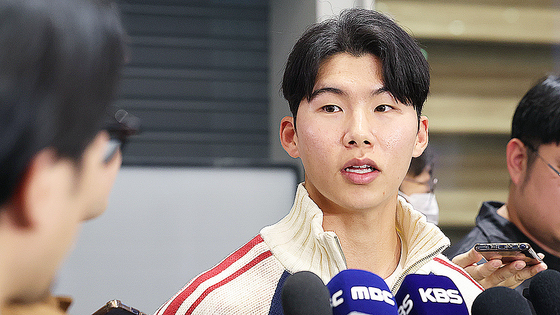 joongangilbo's tweet card. 김혜성 아버지 "1.2억 빚 중 9천만원 갚았다"