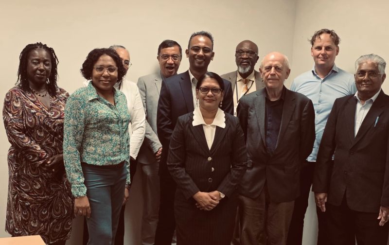 AHTDEHAAS's tweet card. Gisteren hadden professor Theo de Roos en ik een vruchtbare ontmoeting bij het Hof van Justitie van Suriname, waar we belangrijke ontwikkelingen in het straf(proces)recht bespraken in Nederland die...