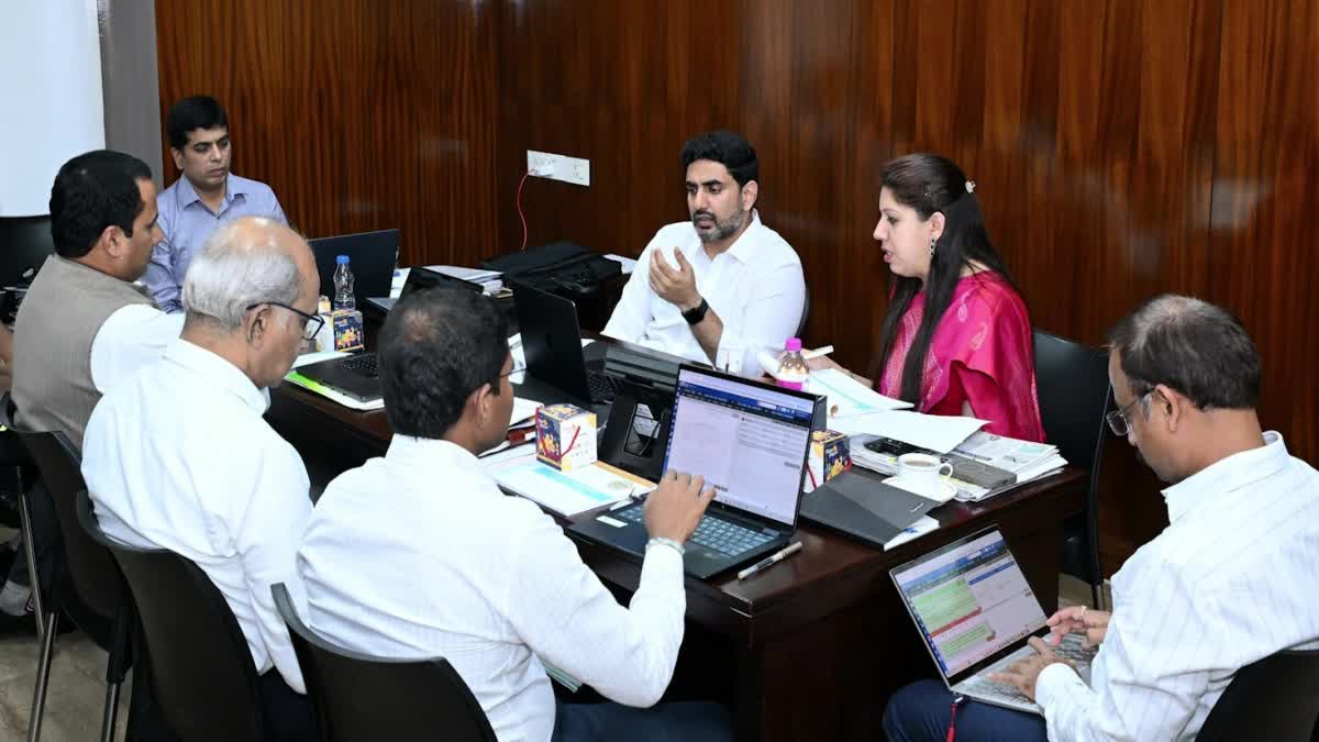 ETVBharatAP's tweet card. మంత్రి నారా లోకేశ్ అధ్యక్షతన ఇంటర్మీడియట్ బోర్డు సమావేశం - 2025-26 విద్యా సంవత్సరం నుంచి ఇంటర్‌ విద్యలో కీలక మార్పులు - ఇంటర్మీడియట్‌లో ఇక నుంచి ఎం.బైపీసీ గ్రూప్‌