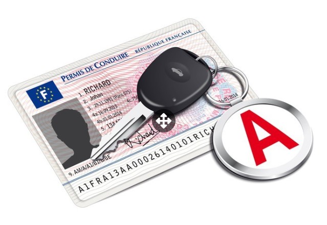 coursdecode's tweet card. Jeune conducteur ? Découvrez 8 astuces pour réduire votre assurance auto et économiser jusqu'à 50 % !