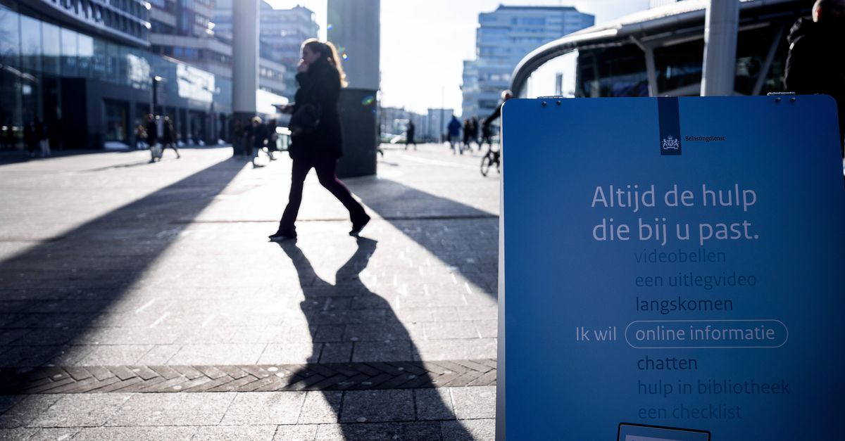 ToineManders's tweet card. Belastingen: De Tweede Kamer kan de manier waarop de overheid belastingen int niet goed controleren. De informatie is incompleet en versnipperd. Zo wordt het moeilijker het belastingstelsel te...