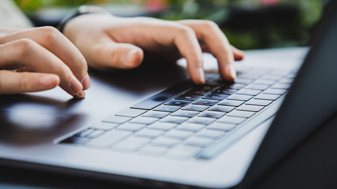 HandTech5's tweet card. Lancé par deux chargés de recherche au CNRS en partenariat avec la Fondation Opteo, qui gère des établissements accueillant des personnes en situation de handicap, le projet WebSoKeyTo permettra aux...