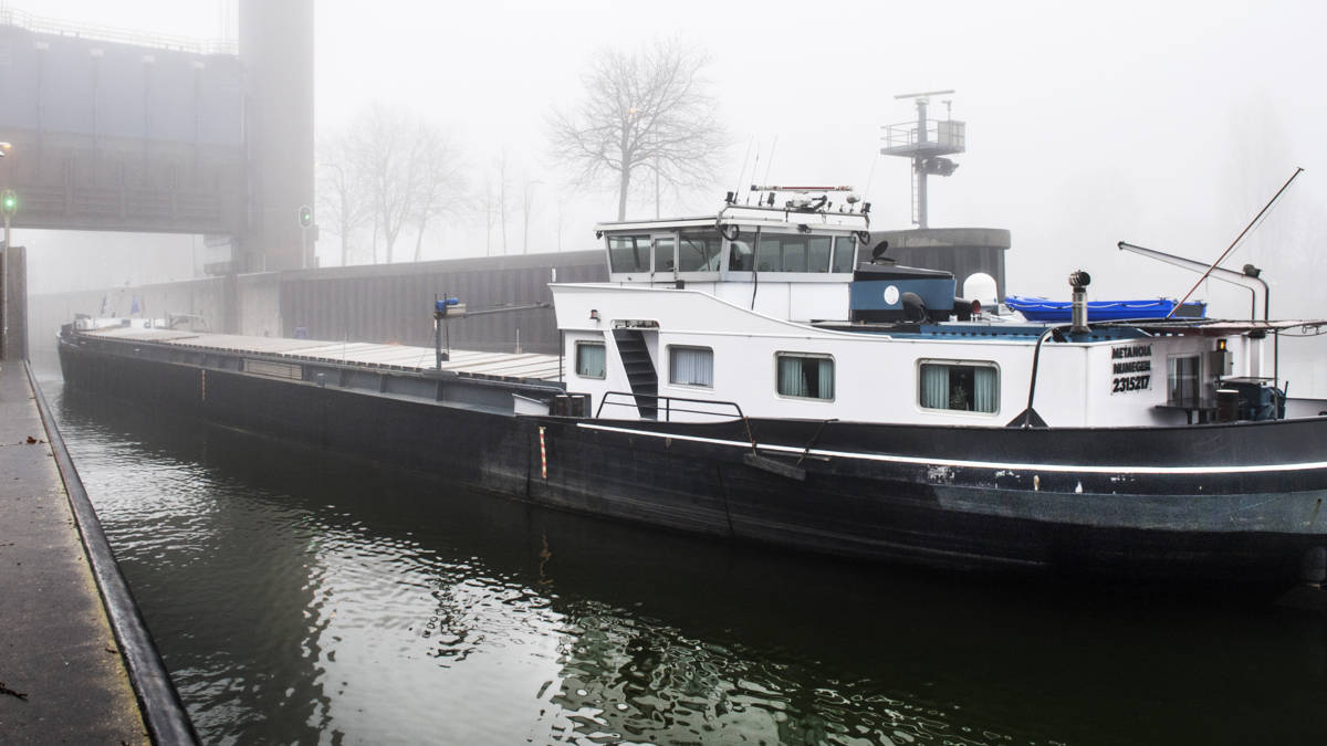 ProjectSemperFi's tweet card. Oude schepen hoeven niet aan dezelfde geluidseisen te voldoen als jonge.