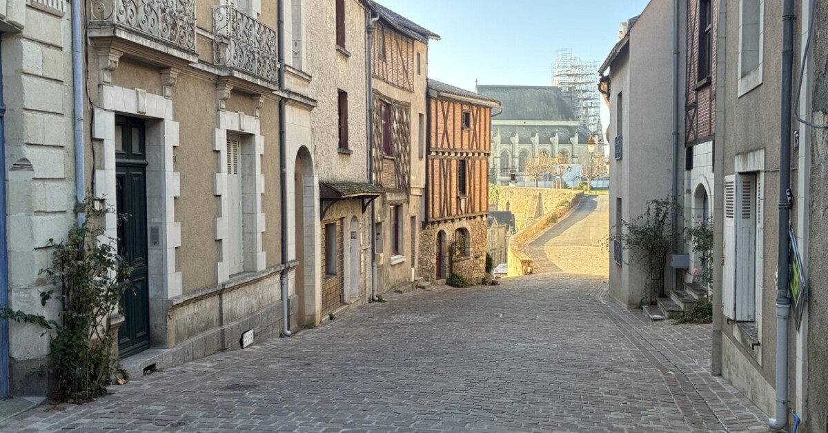 nrthouars's tweet card. À Thouars, il vend son bien et découvre qu’un de ses logements est occupé illégalement