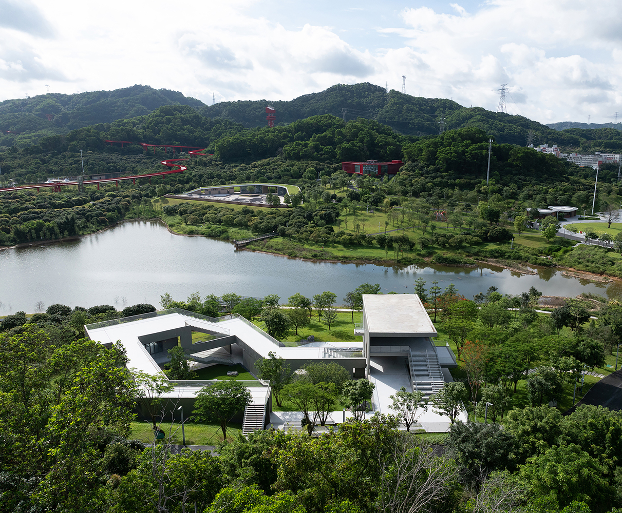 AliciaTayG's tweet card. Take a tour around this loft and #pavilion to see what #architecture on the edge of an urban landscape looks like.
