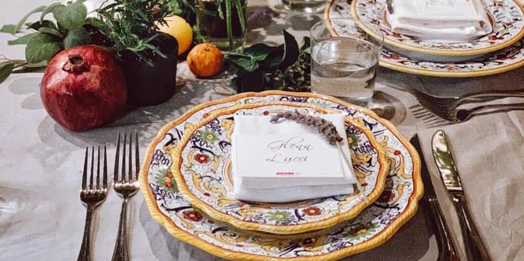 ManhattanDigest's tweet card. Looking for an amazing place to dine at in the city that never sleeps? Let us help you with 5 fantastic restaurants worth dining at.