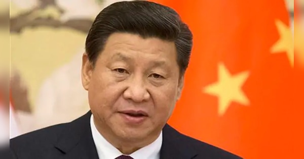 JibmukeshKumar's tweet card.  कोरोना (Coronavirus) संकट के बीच एक बार चीनी राष्ट्रपति शी जिनपिंग (Xi Jinping) सवालों के घेरे में हैं. दरअसल चीनी सरकार के मुखपत्र चाइना डेली को लेकर एक चौंकाने वाला खुलासा हुआ है.