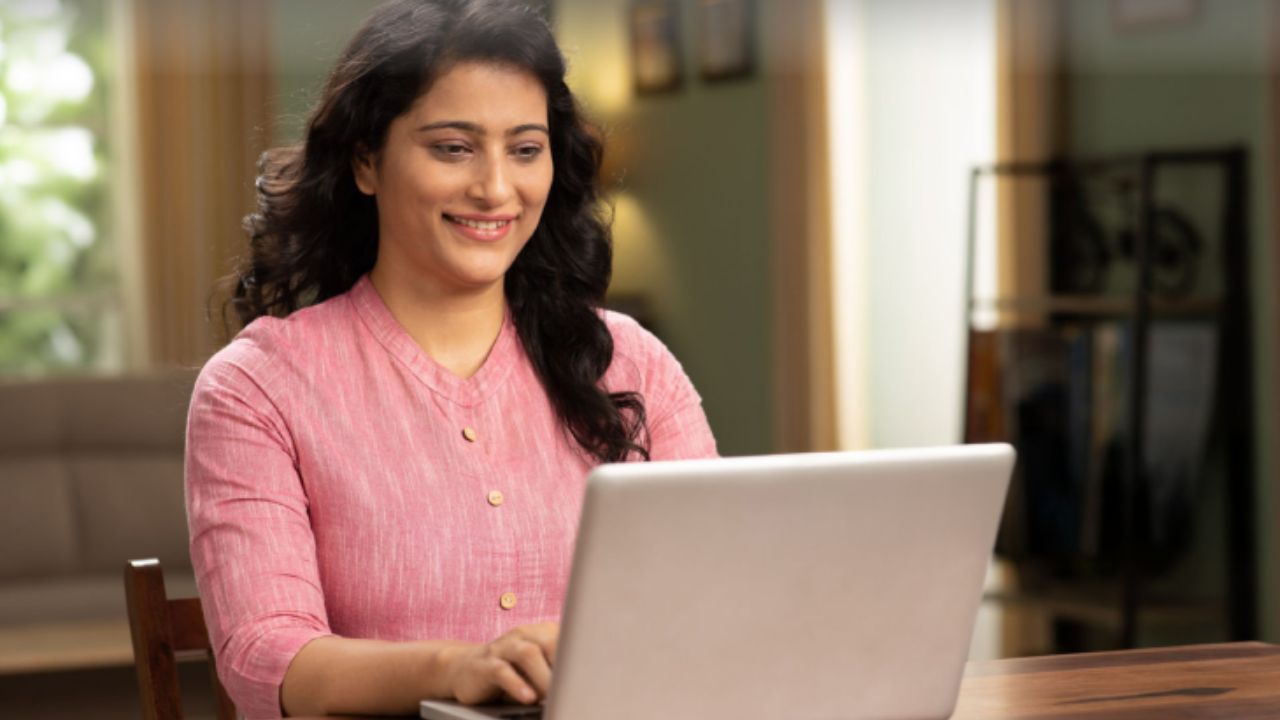 DNHindi's tweet card. छत्तीसगढ़ लोक सेवा आयोग ने राज्य सेवा परीक्षा 2025 का नोटिफिकेशन जारी किया। कुल 238 पदों पर भर्ती होगी, जिसमें नायब तहसीलदार, DSP और नगर पालिका अधिकारी प्रमुख हैं। ऑनलाइन आवेदन 1 दिसंबर से 30 दिसंबर...