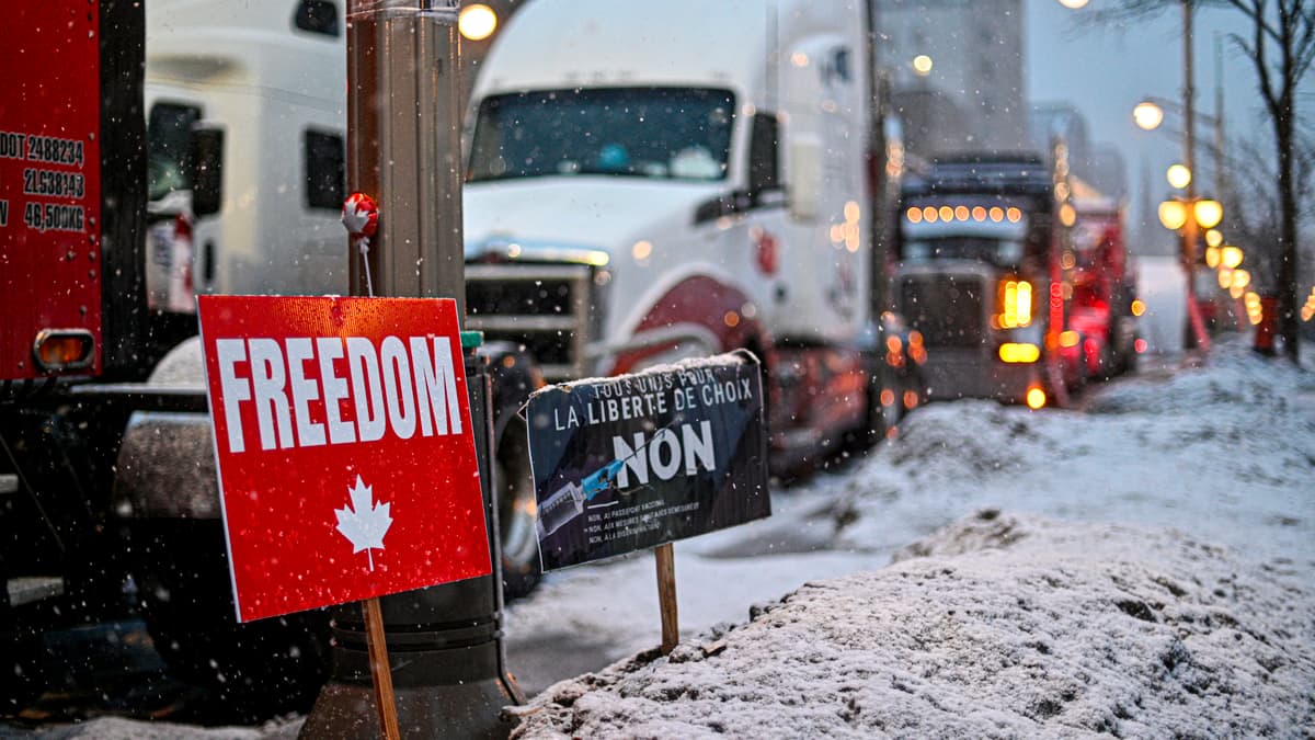 robot30's tweet card. Ottawa ayant usé et abusé de son pouvoir pour gérer le mécontentement citoyen, la justice doit être rigoriste à son égard.