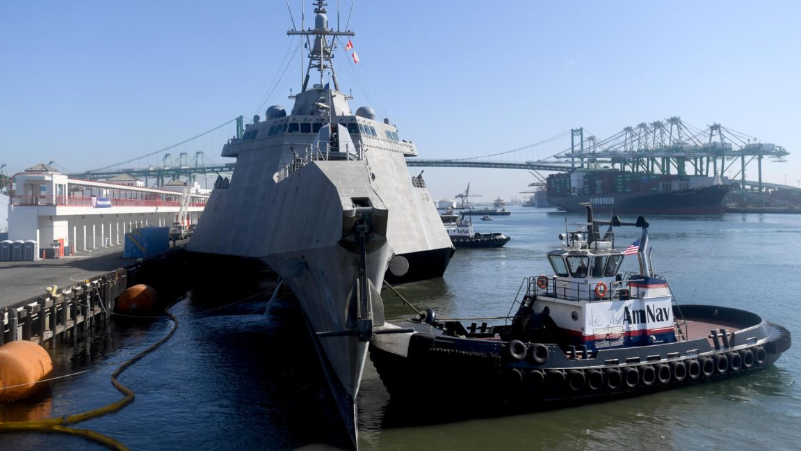 ArsTechLab's tweet card. Wisconsin subsidiary of shipbuilder Fincantieri to build FREMM-based FFG(X).