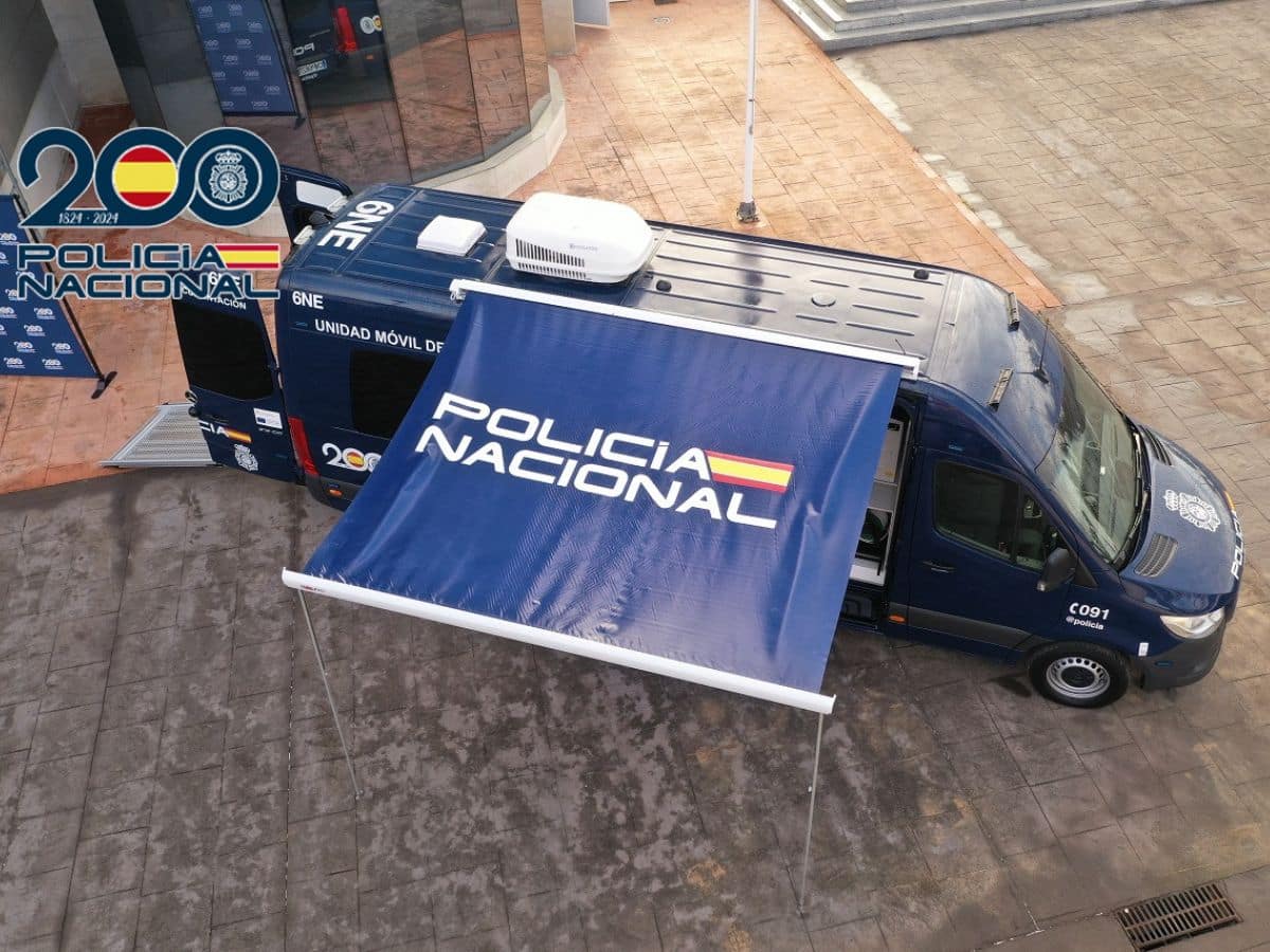 castellondiario's tweet card. Almassora habilitará una unidad móvil de la Policía Nacional para facilitar la expedición y renovación del DNI y pasaporte en cuatro jornadas programadas entre diciembre y marzo