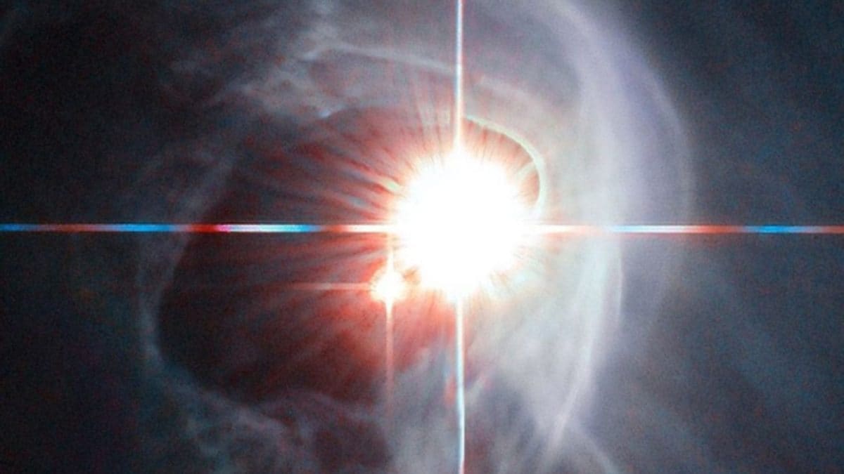 CNNnews18's tweet card. Astronomers observed a white dwarf and subdwarf 4,000 light-years away, spiralling toward collision, testing Einstein's theory and promising a future supernova visible from Earth