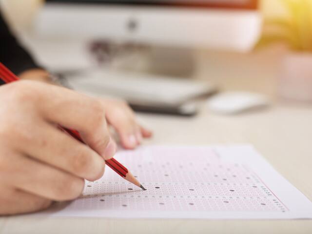 abpnadu's tweet card. CAT 2025 Admit Card: கேட் தேர்வை இந்திய மேலாண்மைக் கழகம் கோழிக்கோடு (IIM Kozhikode) நடத்தும் நிலையில், நவம்பர் 12 அன்று அனுமதி அட்டைகள் வெளியிடப்படும்.